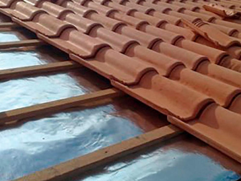 Aplicação de manta em telhado em jundiai